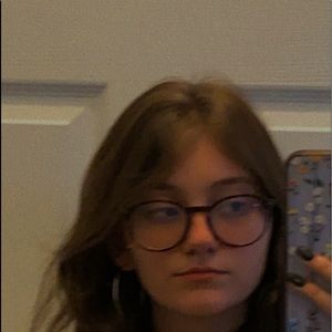 Meet your Posher, Caitlyn